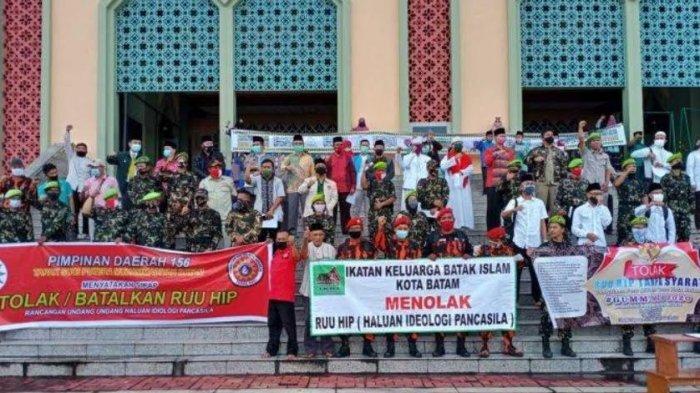 Polemik RUU HIP: Ormas Islam Cemas Indonesia Jadi Negara Sekuler, naviri.org, Naviri Magazine, naviri majalah, naviri