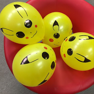 como decorar fiesta pokemon con globos
