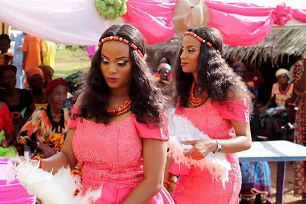  Photos: Beautiful twin sisters wed same day in Abia