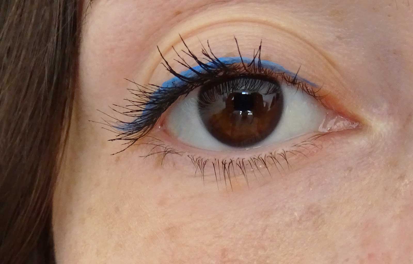 eyeliner bleu Elikya Beauty