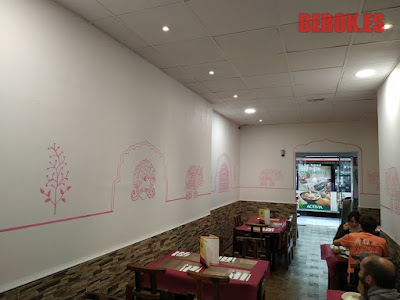Minimalista pintura restaurante indio grafitero