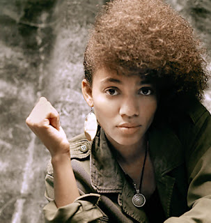 Nneka singer