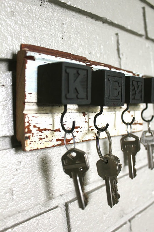 saw this key holder last night on Pinterest.