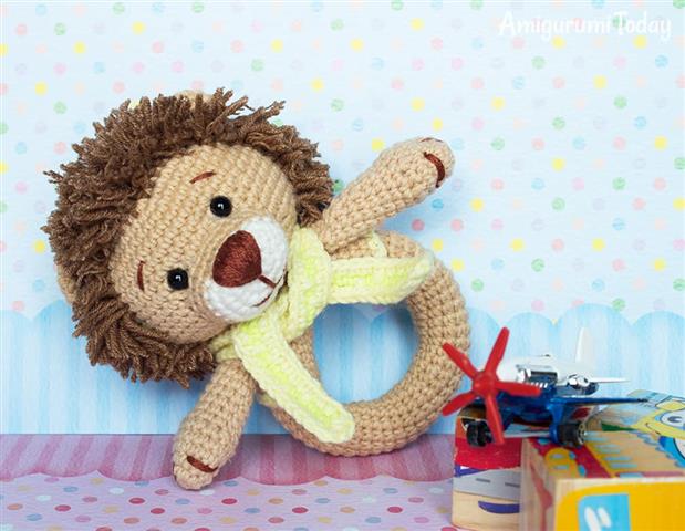 Lion Baby Rattle - Free Crochet Toy Patterns