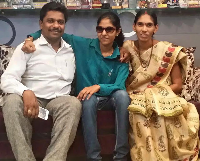 Singer Madhu priya Mother And Dad