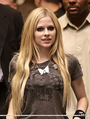 Avril Lavigne: Living