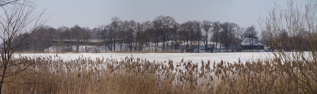 Panorama piastowskiego grodziska na Ostrowie Lednickim