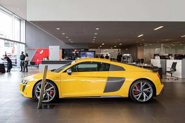 Audi R8 começa a ser entregue aos proprietários no Brasil