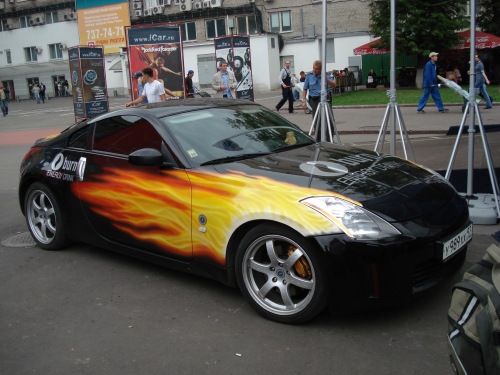Nissan 350z tuning Nissan 350 with flames