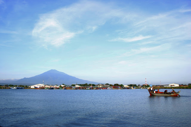  Tempat Wisata Terpopuler Di Cirebon Dengan Pemandangan yang Indah 6 Tempat Wisata Terpopuler Di Cirebon Dengan Pemandangan yang Indah