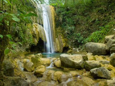 Amazing of Grojogan Sewu waterfall