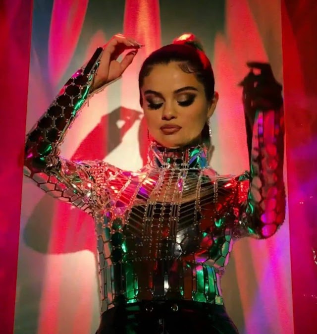  De surpresa, Selena Gomez lança "Look At Her Now", música que já vem acompanhada de clipe