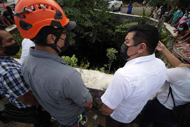 Retiran cerca de una tonelada de basura del cenote de Tixhualactún