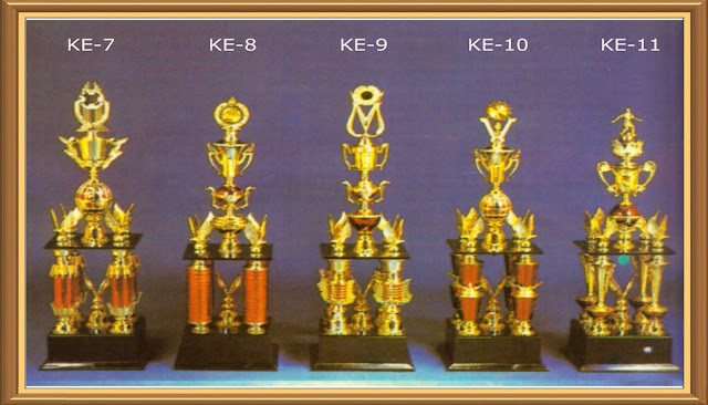 Piala Kaki Empat , Asaka trophy,piala kaki 4,Agen piala, duplikat piala, Grosir Agen Piala Murah, grosir piala, Harga Pembuatan Trophy, Harga Trophy, Pabrik Trophy Piala Online,