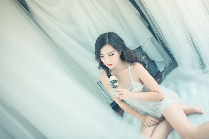 Trinh Huyen Trang Beautiful Woman Pose In Sexy Sleepwear 