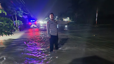  Satlantas Polres Pidie Jaya dan Polsek Bandar Dua Sinergi Atasi Banjir dan Intensifikasi Keamanan Lalu Lintas