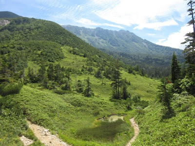 高天原山荘よりみる水晶岳