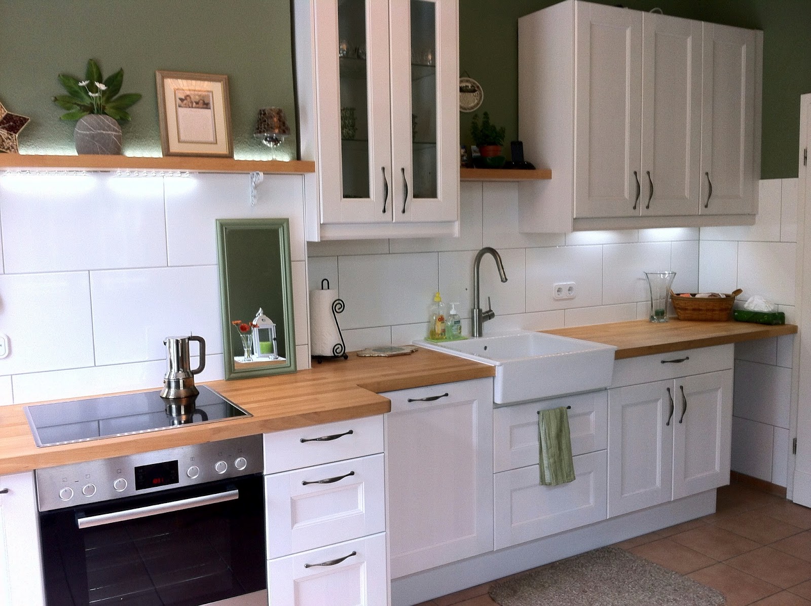 Kitchen Green Walls