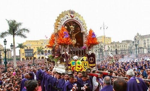 Tradiciones Durante El Mes Del Senor De Los Milagros