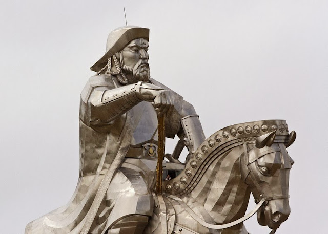 Enorme estatua Genghis Khan Mongolia