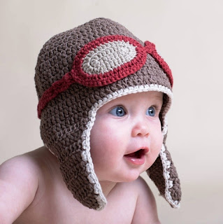 Foto Gambar Bayi Lucu Laki-laki Pakai Topi Rajut