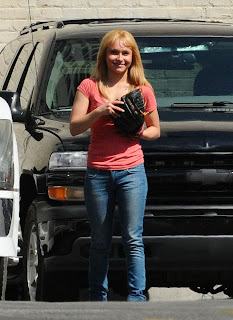 Is Hayden Panettiere A Pitcher Or A Catcher?