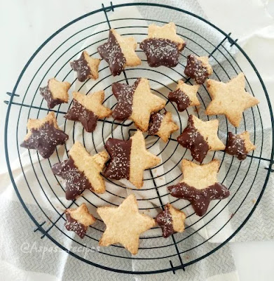 christmas-cookies-with-coconut