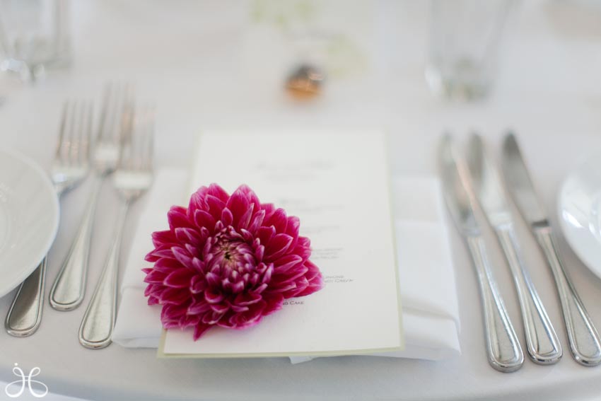 To me a simple table setting is the most elegant