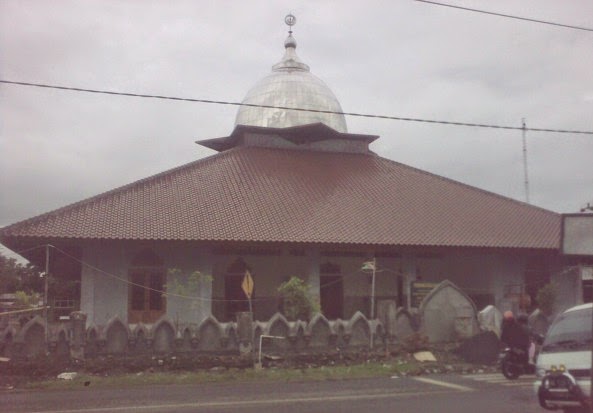 masjid jamiul'mui di dekat bekas lokalisasi silir semanggi