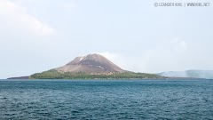 the mauntain krakatau indonesia