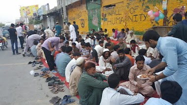 Fourth Iftar at Wall of Humanity