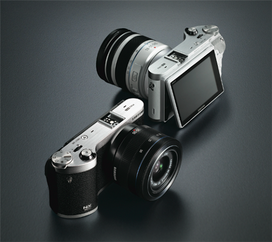 Samsung NX300: Mirrorless Camera