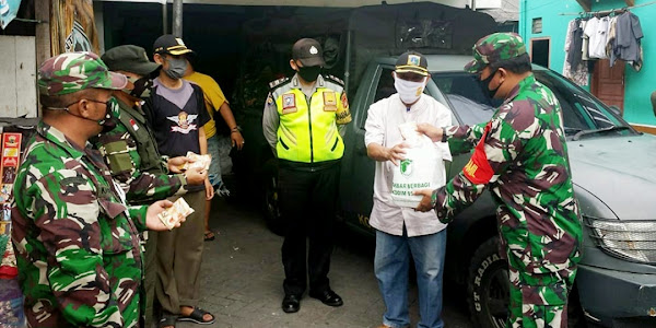 Hari Lebaran, Dapur Umum TNI-Polri Tetap Distribusikan Makanan Siap Saji Ke Warga