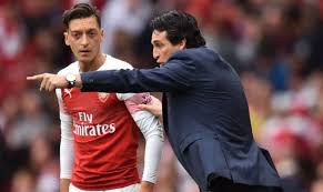 UNAY EMERY MEMINTA OZIL BERMAIN LEBIH KONSISTEN