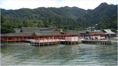 ศาลเจ้าอิซึคุชิมะ (Itsukushima Shrine)