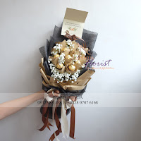 bunga valentine, buket bunga dan cokelat, buket bunga ferrero rocher, buket bunga mawar, bunga mawar valentine, handbouquet mawar, buket rose, toko bunga, florist jakarta, toko bunga jakarta barat