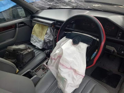 Wow..Mobil tua tapi Airbagnya masih berfungsi normal saat tabrakan. Mengenal apa itu airbag, cara kerja, dan harga untuk pergantian. Lalu Apakah airbag kadaluarsa?