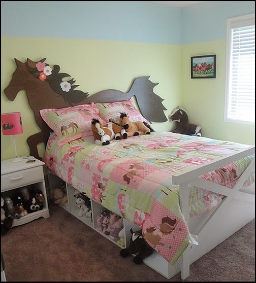 Horse Themed Room Decor / Decorating Theme Bedrooms Maries Manor Horse Theme Bedroom Horse Bedroom Decor Horse Themed Bedroom Decorating Ideas Equestrian Decor Equestrian Themed Rooms Cowgirl Theme Bedroom Decorating Ideas : A horse print bedding set with a solid background in a.