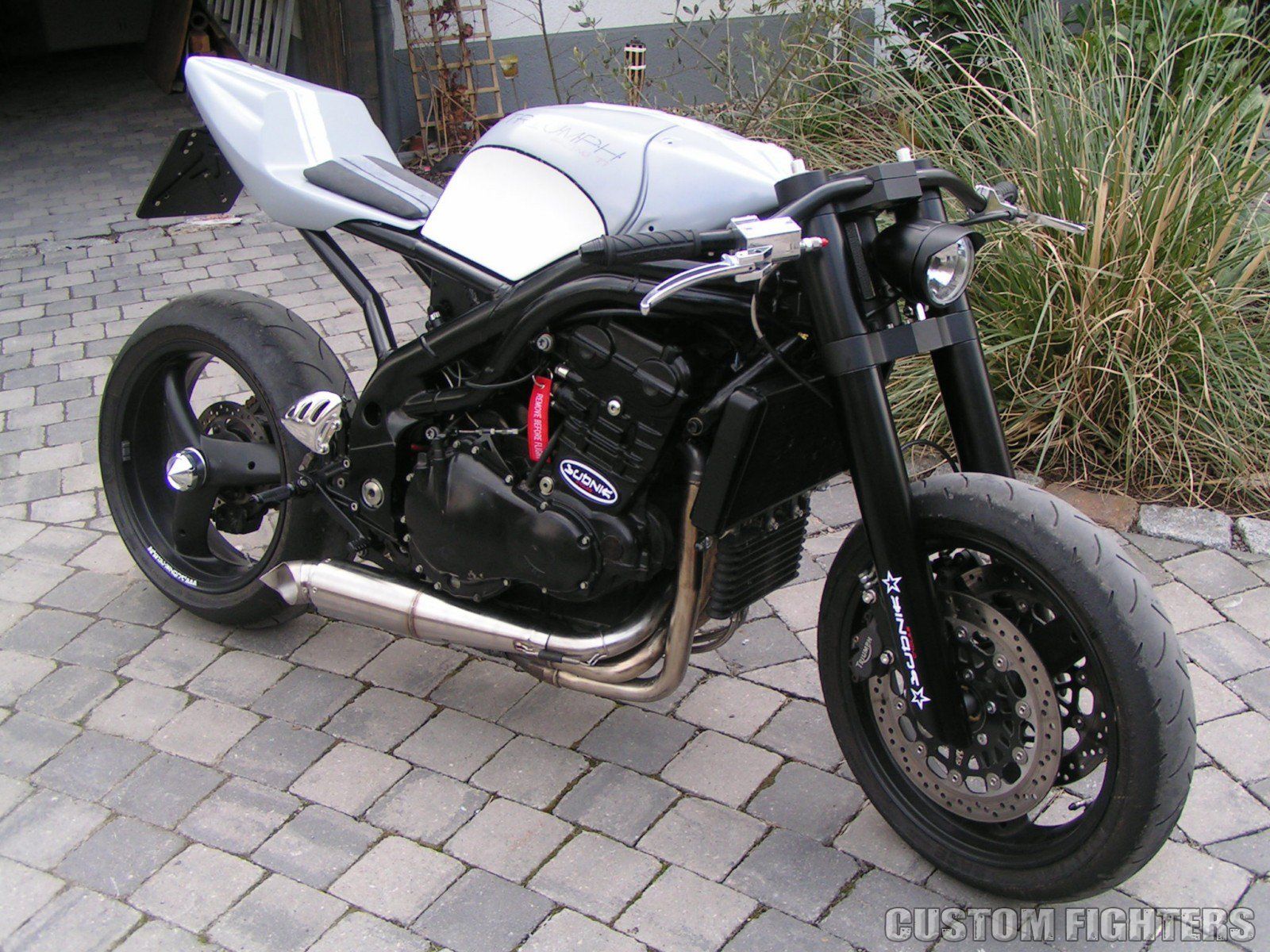  Gambar  Motor  Modifikasi  Cafe  Racer  Mono Shock Gambar  