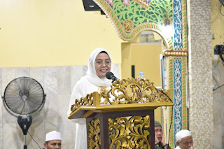 Peringati Ista Mi'raj 1445 Hijriah PJ  Walikota Hadir Bersama Jamaah Di Masjid Raya