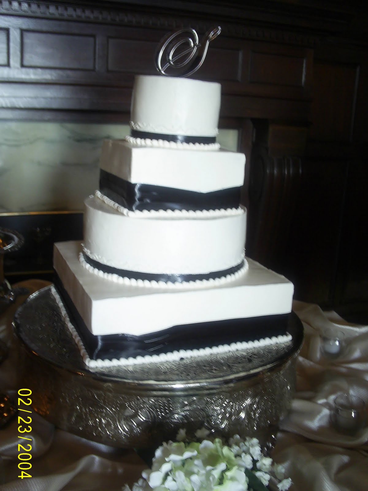 square wedding cake pictures in Buford was the site of Stephanie Koher and Daniel Swilley's wedding 
