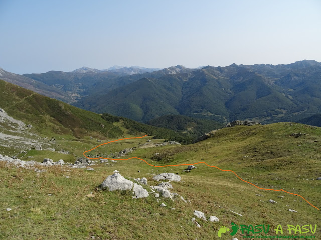 Ruta Torre Bermeja: Bajando a Vega de Llós