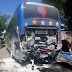 Locomotora del Consorcio Azucarero Central choca autobús de Caribe Tours.