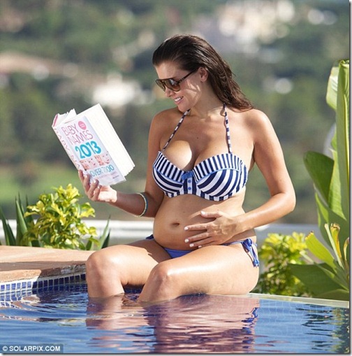 Imogen-Thomas-Pregnant-Bikini-Candids-In-Marbella-Spain-06