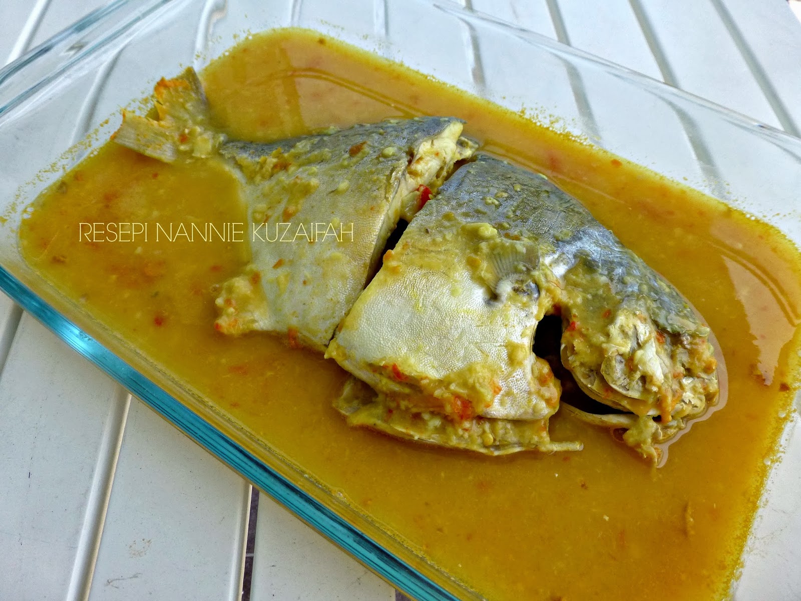 RESEPI NENNIE KHUZAIFAH: Gulai tempoyak ikan bawal emas