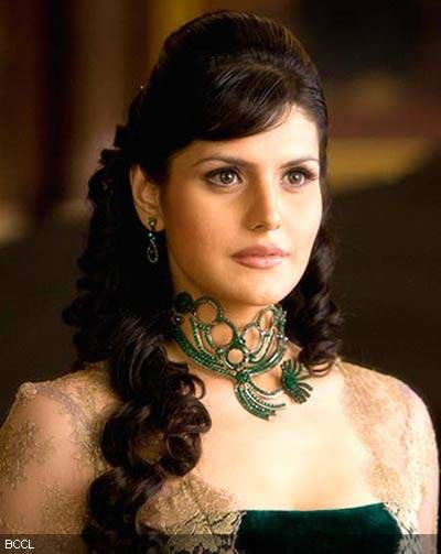 zarine khan hot pics bikini. Zareen khan Hot photos