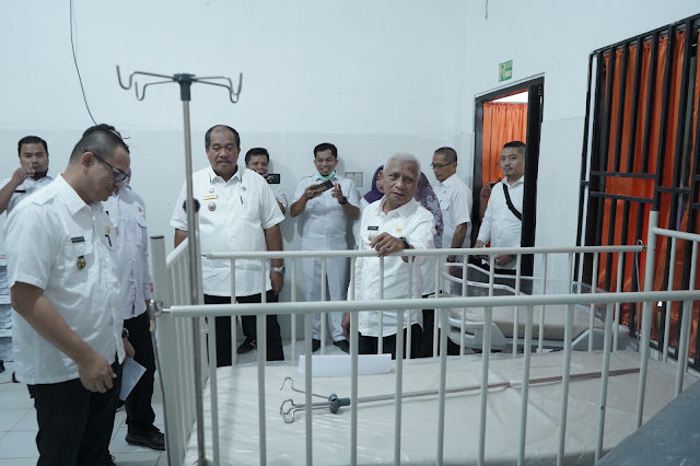 Kunker ke UPTD Puskesmas Aek Songsongan, Bupati Asahan Serahkan Alat-Alat Kesehatan