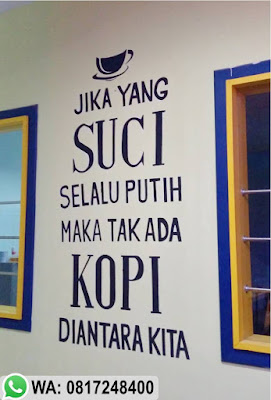 hand lettering, hiasan dinding, jasa desain cafe, jasa lukis, jasa lukis dinding, jasa promosi, lettering cafe, Lettering Lukis Dinding, menerima pemesanan desain, Proses Pengerjaan Lettering Lukis Dinding di Kedai Radar Tegal , desain interior