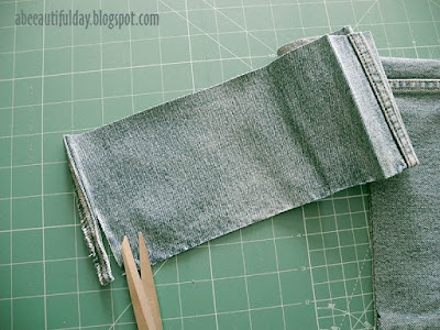 abeeautifulday.blogspot.com-How to use old jeans for sewing a quilt