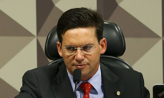 Bolsonaro nomeia deputado João Roma para o Ministério da Cidadania